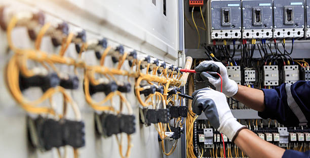 Professional Electrician technician working in Mineral Springs, AR